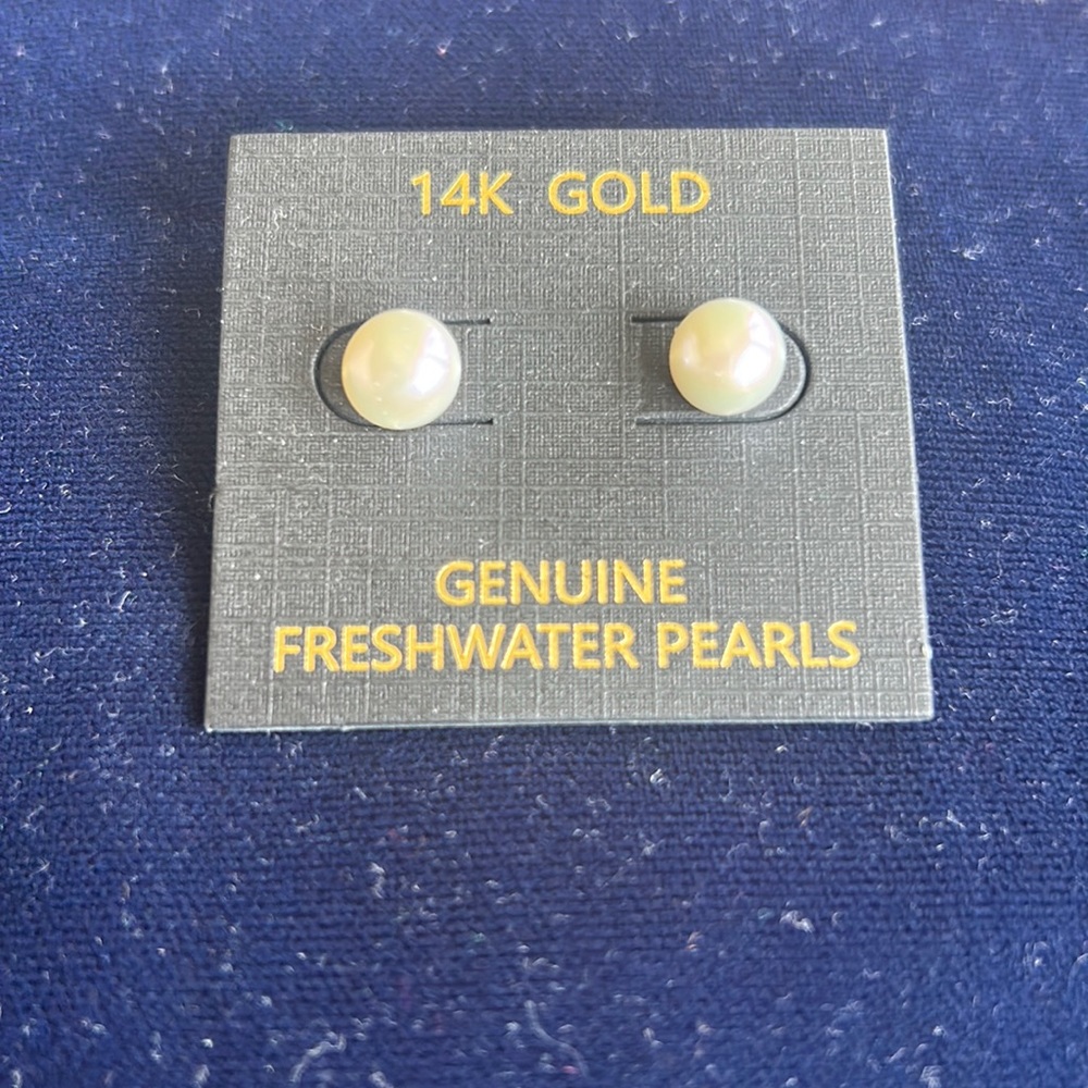 Pearl stud earrings